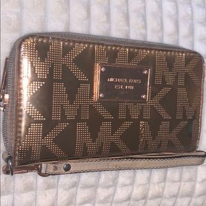 Michael Kors Rose Gold Zipper Wallet✨